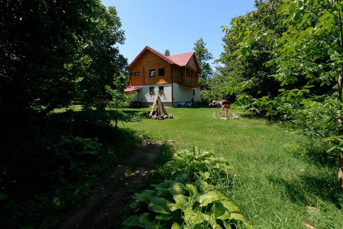 Susurul Apei Chalet โปรุมบาคู เด ซุซ ภายนอก รูปภาพ